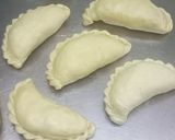Foto langkah ke 3 dari resep Pastel Isi Kare Daging.