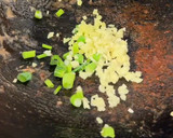 A picture of step 4 of Stir-Fried Beef with Celery (牛肉炒芹菜).