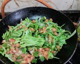 A picture of step 1 of Mix vegetable soup.