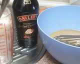 Foto del paso 1 de la receta: Bizcocho Baileys's con chocolate Lindl