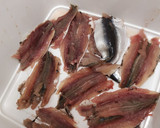 Foto del paso 2 de la receta: Sardinas en salmuera