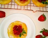 Foto langkah ke 7 dari resep Strawberry Tartlet Bread.