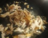 A picture of step 4 of Stir fry chicken nodles🍲.