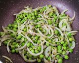 A picture of step 5 of Hare Matar Ki Ghugni.