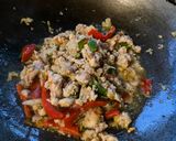 รูปขั้นตอนการทำที่ 4 ของ กะเพราข้าวโพดอ่อน 🌽