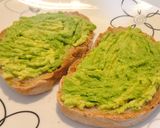 Foto del paso 2 de la receta: Tosta de aguacate y pavo
