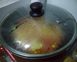 รูปขั้นตอนการทำที่ 4 ของ มะเขือเทศผัดไข่ใส่แฮม