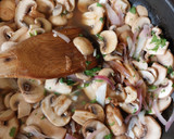 Foto del paso 4 de la receta: Champiñones al vino blanco
