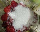 Foto langkah ke 2 dari resep Jus strawberry.