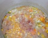 Foto langkah ke 5 dari resep Sop jagung sosis.