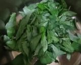 صورة لخطوة 1 من وصفة ملوخية خضرا بالدجاج