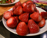 Foto del paso 1 de la receta: Helado vegano de fresa con almendras (Thermomix)