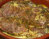 Foto del paso 3 de la receta: Chuletas de cabeza de cerdo especiadas al horno