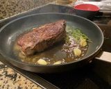 Φωτογραφία βήματος 3 της συνταγής Black Angus USDA Prime Striploin Steak, ψημένη rare