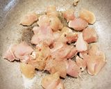 A picture of step 1 of Healthy detox chicken soup.