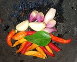 Foto langkah ke 2 dari resep Seblak Kering - Kerupuk Sosis.