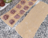 Foto del paso 8 de la receta: Raviolis caseros de carrilleras con salsa de Cabrales