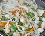 Foto del paso 3 de la receta: Atún marinado con verduras -en sartén-