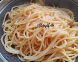 A picture of step 1 of Creamy Cheese Spaghetti.