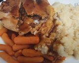 A picture of step 4 of Gluten free steak pie with fluffy mash with carrots and gluten free gravy.