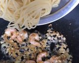 Foto langkah ke 2 dari resep Spaghetti Aglio e Olio.