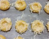 Foto langkah ke 5 dari resep Strawberry Thumbprint Cookies.