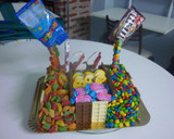 Foto del paso 5 de la receta: Torta golosinas antigravedad cumpleaños hincha de river