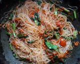 Foto langkah ke 2 dari resep Masak bihun.