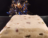 Foto del paso 7 de la receta: Trampantojo de turrón. Turrón de queso camembert y frutos secos