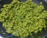 A picture of step 4 of Lasuni Palak Khichadi.