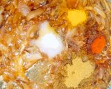 A picture of step 3 of Mazaydaaar Aloo Karahi.