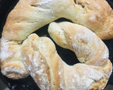 Foto del paso 8 de la receta: 🥖PAN RÚSTICO🥖 CASERO🤩 RELLENO CON ALBAHACA FRESCA🌿Y AJO🧄 // CEBOLLA🧅 Y AJÍ🌶