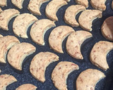 Foto langkah ke 7 dari resep Cheesy Snow White Cookies (Putri Salju Almond Keju).