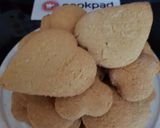 A picture of step 5 of Butter and Coconut biscuits. 😻.