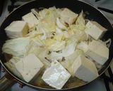 A picture of step 5 of *Easy Sukiyaki-Style Pork, Cabbage, and Tofu*.
