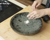 Foto langkah ke 4 dari resep Udang Goreng Asam Jawa Devina Hermawan.
