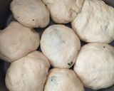 A picture of step 12 of Bread Rolls with Stuffed Potatoes.