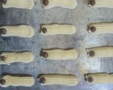 Foto langkah ke 4 dari resep Kue Semprit Susu.