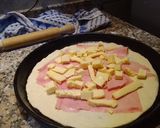 Foto del paso 3 de la receta: Fugazzeta rellena de jamón y queso