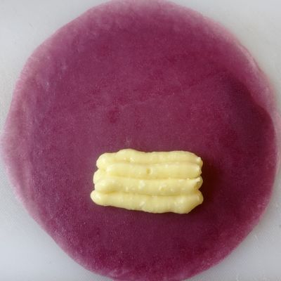 Ular navbatma-navbat bitta eshak, it uslubida kamming qilishadi. Salmon Xon porno rasmlar