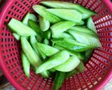 รูปขั้นตอนการทำที่ 1 ของ แตงกวาผัดไข่
