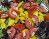 A picture of step 3 of Egg, Bell Pepper, and Tomato Vegetable Salad.