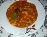 Foto del paso 6 de la receta: Garbanzos en la mar 🌊🦐🦑🥄
