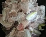 A picture of step 1 of Chanadal Mutton yakhni pulav.