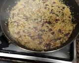Foto del paso 5 de la receta: Paella de quinoa con setas, alcachofas y alubias tintas