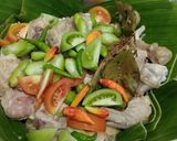 Foto langkah ke 3 dari resep Garang Asem Ayam (Pakai Santan dan Daun Pisang).