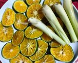 Foto langkah ke 2 dari resep Lemon Tea Grass Plus Madu 🍋‍🟩.