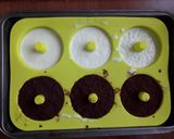 Foto del passaggio 4 della ricetta Panna cotta donuts, al cioccolato e menta