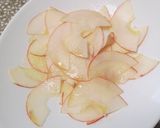 Foto del passaggio 3 della ricetta Insalata di cavolo rapa, carote, mele e pistacchi