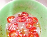 Hình bước làm 1 của món Gỏi rau càng cua trộn trứng